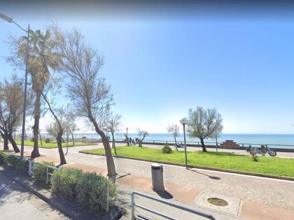Salerno, con bottiglia contro passanti: nigeriano già espulso al Cie